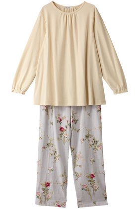 【イクコ/IKUKO】のダブルガーゼ花柄プリント&エイトロックパジャマ 人気、トレンドファッション・服の通販 founy(ファニー) ファッション Fashion レディースファッション Fashion for Women ギャザー Gathered, Ruffled ダブル Double, Double-Breasted パジャマ Pajamas, Sleepwear フォルム Silhouette, Form フラワー Flower, Floral フリル Frill, Ruffle プリント Print, Printed Pattern 長袖 Long Sleeve, Full Sleeve |ID:prp329100004152962