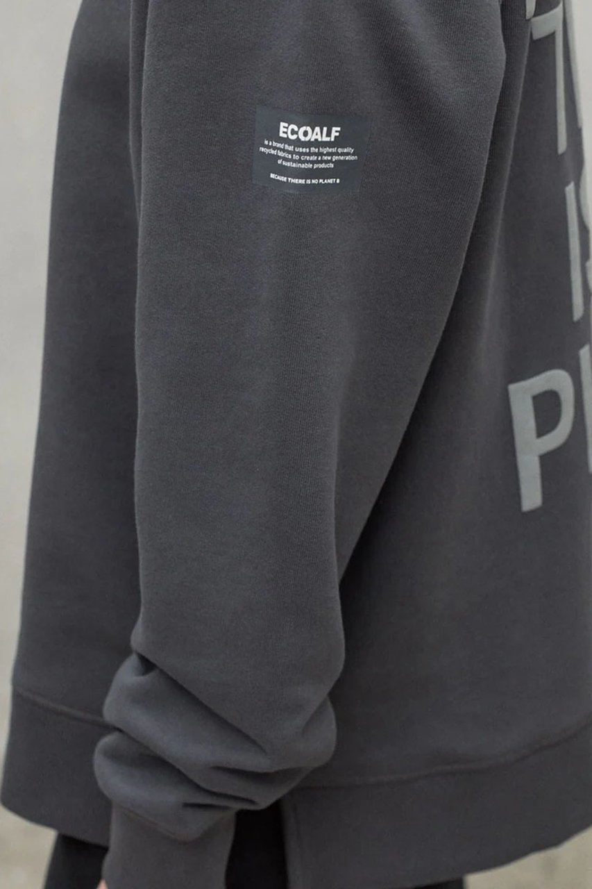【エコアルフ/ECOALF】のSTORM BECAUSE スウェット / STORMALF SWEATSHIRT WOMAN 人気、トレンドファッション・服の通販 founy(ファニー) 　ファッション　Fashion　レディースファッション　Fashion for Women　トップス・カットソー　Cut & Sew Tops　シャツ・ブラウス・オフィスカジュアル　Elegant Blouses & Button-Ups　レディースパーカー・カジュアルフーディー　Casual Hoodies & Sweatshirts　ロングTシャツ・Tシャツ　Longline T-Shirts & Tees　スウェット・クルーネックトップス　Sweatshirts & Crewnecks / Relaxed Fit Sweat Tops　カットソー・ベーシックTシャツ　Cut-and-Sewn Tops / Stretch Tees & Basics　コレクション　Collection, Seasonal Line　スウェット / スエット　Sweatshirt, Sweatwear　トレンド　Trend, Trending Now　プリント　Print, Printed Pattern　リラックス　Relax, Relaxed Fit　other-2|ID: prp329100004153065 ipo3291000000032897784