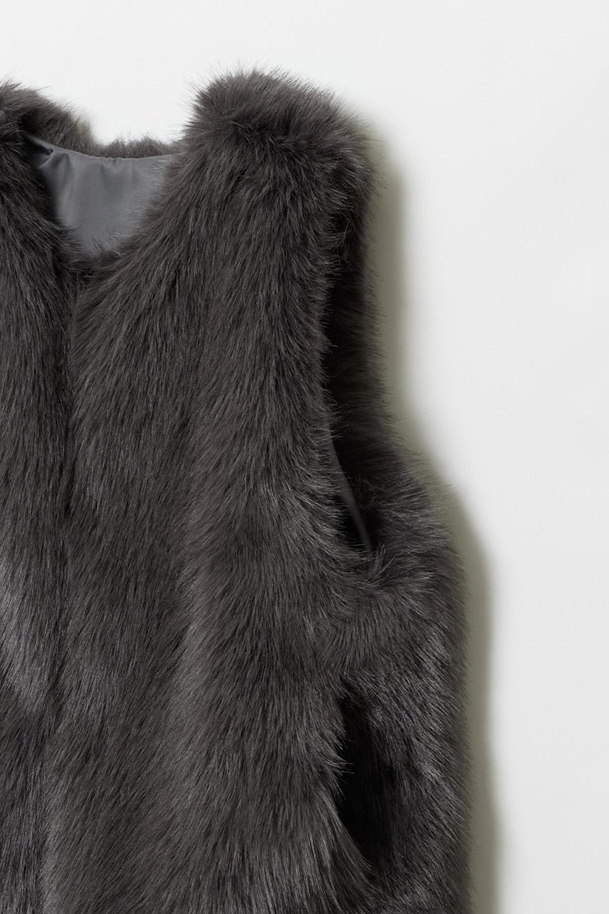 【アルアバイル/allureville】のフェイクフォックスジレ 人気、トレンドファッション・服の通販 founy(ファニー) 　ファッション　Fashion　レディースファッション　Fashion for Women　アウター　Coat / Outerwear Collection　レディースジャケット・軽アウター　Jackets　おすすめ　Recommended / Our Picks　ジャケット　Jacket, Outerwear　デニム　Denim, Jeans Material　ベスト　Vest, Waistcoat　ポケット　Pocket, Pocket Detail　ラグジュアリー　Luxury, Elegant　リアル　Real, Realistic　other-4|ID: prp329100004156975 ipo3291000000032939990
