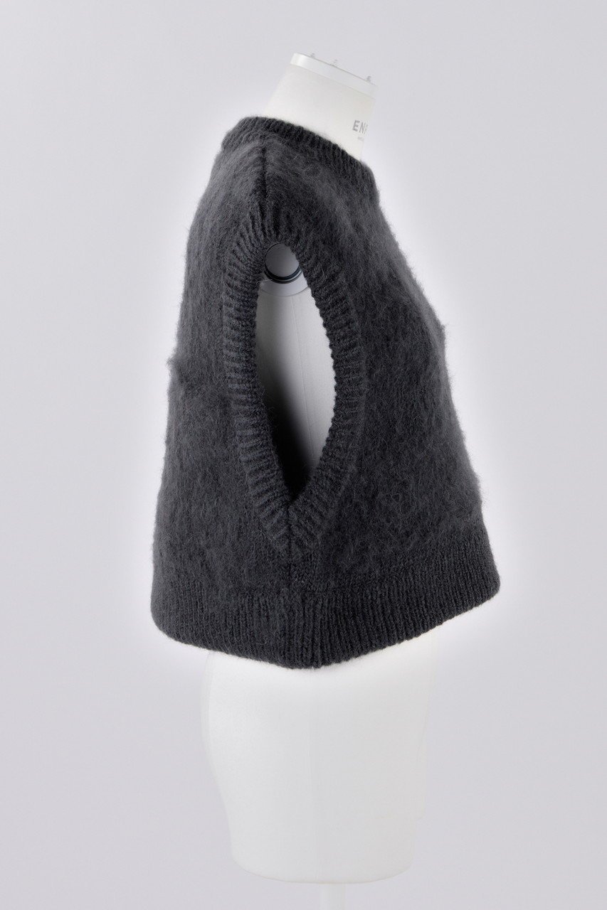 【エンフォルド/ENFOLD】のクロップドニットベスト 人気、トレンドファッション・服の通販 founy(ファニー) 　ファッション　Fashion　レディースファッション　Fashion for Women　トップス・カットソー　Cut & Sew Tops　ニット　Knit Tops & Sweaters　ベスト&ジレ / 重ね着スタイル　Vests & Gilets　カジュアルプルオーバー・ニットトップス　Pullovers & Knit Tops / Casual Pullovers　カットソー　Cut and Sewn Top　クロップド　Cropped, Short Length　ドレス　Dress, One-Piece　ベスト　Vest, Waistcoat　other-4|ID: prp329100004158399 ipo3291000000036098453