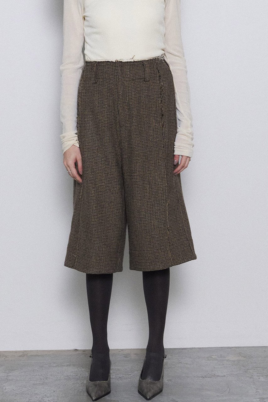 【メゾンスペシャル/MAISON SPECIAL】のWool Wide Shorts/ウールワイドハーフパンツ 人気、トレンドファッション・服の通販 founy(ファニー) 　ファッション　Fashion　レディースファッション　WOMEN　パンツ　Pants　ハーフ / ショートパンツ　Short Pants　クラシカル　Classical　ショート　Short　ジャケット　Jacket　ストライプ　Stripe　ソックス　Socks　チェック　Check　トレンド　Trend　ハーフ　Half　バランス　Balance　無地　Plain Color　ワイド　Wide　おすすめ　Recommend　エレガント 上品　Elegant　other-6|ID: prp329100004158421 ipo3291000000031398803