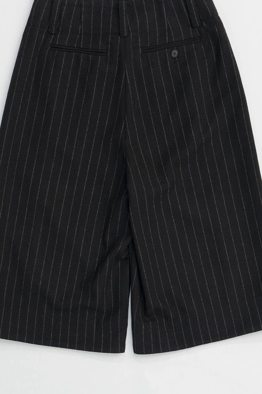 【メゾンスペシャル/MAISON SPECIAL】のWool Wide Shorts/ウールワイドハーフパンツ 人気、トレンドファッション・服の通販 founy(ファニー) 　ファッション　Fashion　レディースファッション　Fashion for Women　パンツ　Pants & Trousers　ショートパンツ・ハーフパンツ　High-Waisted & Relaxed Shorts　クラシカル　Classical, Vintage-Inspired　ショート　Short, Short Length　ジャケット　Jacket, Outerwear　ストライプ　Stripe, Striped Pattern　ソックス　Socks, Hosiery　チェック　Check, Plaid, Tartan　トレンド　Trend, Trending Now　ハーフ　Half, Half-Length　バランス　Balance, Style Balance　無地　Plain, Solid Color　ワイド　Wide, Wide Fit　おすすめ　Recommended / Our Picks　エレガント 上品　Elegant　other-7|ID: prp329100004158421 ipo3291000000036550207