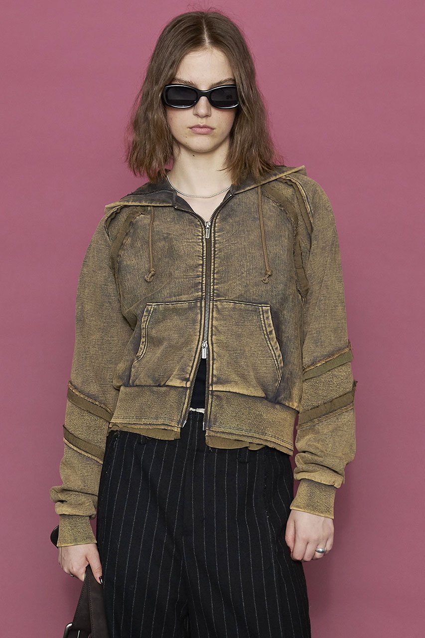 【メゾンスペシャル/MAISON SPECIAL】のCrush Processing Short Length Hoodie/クラッシュドショートパーカー 人気、トレンドファッション・服の通販 founy(ファニー) 　ファッション　Fashion　レディースファッション　Fashion for Women　トップス・カットソー　Cut & Sew Tops　シャツ・ブラウス・オフィスカジュアル　Elegant Blouses & Button-Ups　レディースパーカー・カジュアルフーディー　Casual Hoodies & Sweatshirts　ロングTシャツ・Tシャツ　Longline T-Shirts & Tees　スウェット・クルーネックトップス　Sweatshirts & Crewnecks / Relaxed Fit Sweat Tops　カットソー・ベーシックTシャツ　Cut-and-Sewn Tops / Stretch Tees & Basics　コンパクト　Compact, Small Size　タイトスカート　Pencil Skirt, Tight Skirt　パウダー　Powder, Soft Tone　レース　Lace, Lace Fabric　羽織　Haori, Light Jacket　other-8|ID: prp329100004158425 ipo3291000000032895963