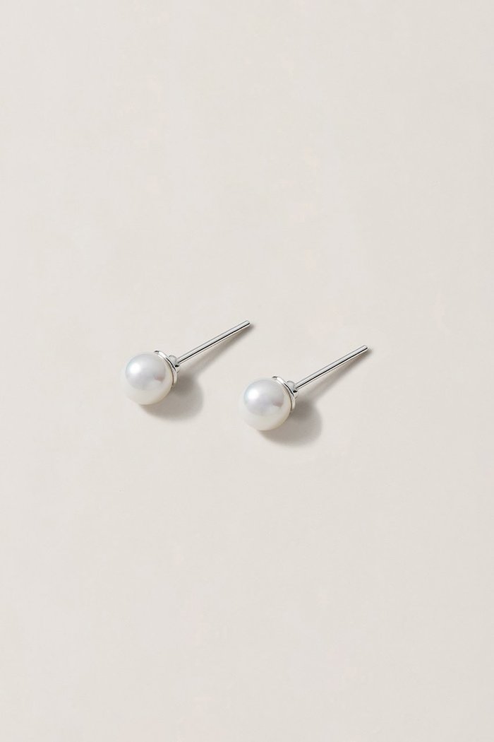 【サラース/SARARTH】のFAKE PEARL LIGHT ピアス Ⅱ インテリア・キッズ・メンズ・レディースファッション・服の通販 founy(ファニー) https://founy.com/ ファッション Fashion レディースファッション Fashion for Women ジュエリー Jewelry ファッションリング Fashion Rings イヤリング・フープ・ドロップタイプ Hoop, Drop & Clip Earrings イヤリング Earrings パール Pearl, Pearl Accent エレガント 上品 Elegant |ID: prp329100004161017 ipo3291000000036189816