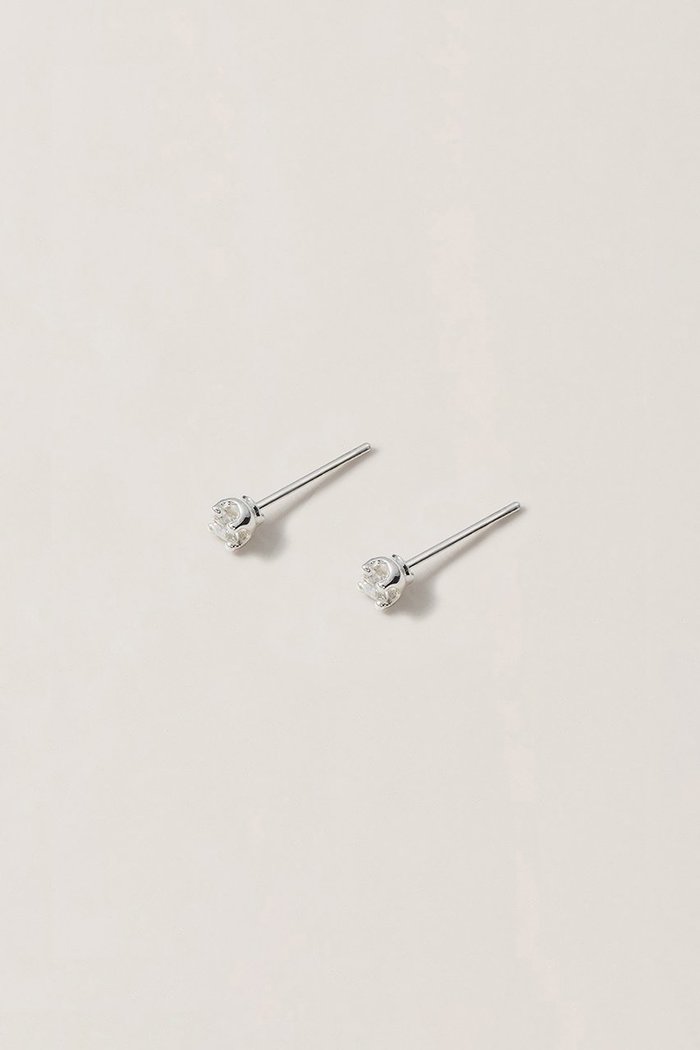 【サラース/SARARTH】のMOISSANITE LIGHT ピアス Ⅰ インテリア・キッズ・メンズ・レディースファッション・服の通販 founy(ファニー) https://founy.com/ ファッション Fashion レディースファッション Fashion for Women ジュエリー Jewelry ファッションリング Fashion Rings イヤリング・フープ・ドロップタイプ Hoop, Drop & Clip Earrings イヤリング Earrings エレガント 上品 Elegant |ID: prp329100004161022 ipo3291000000036093487