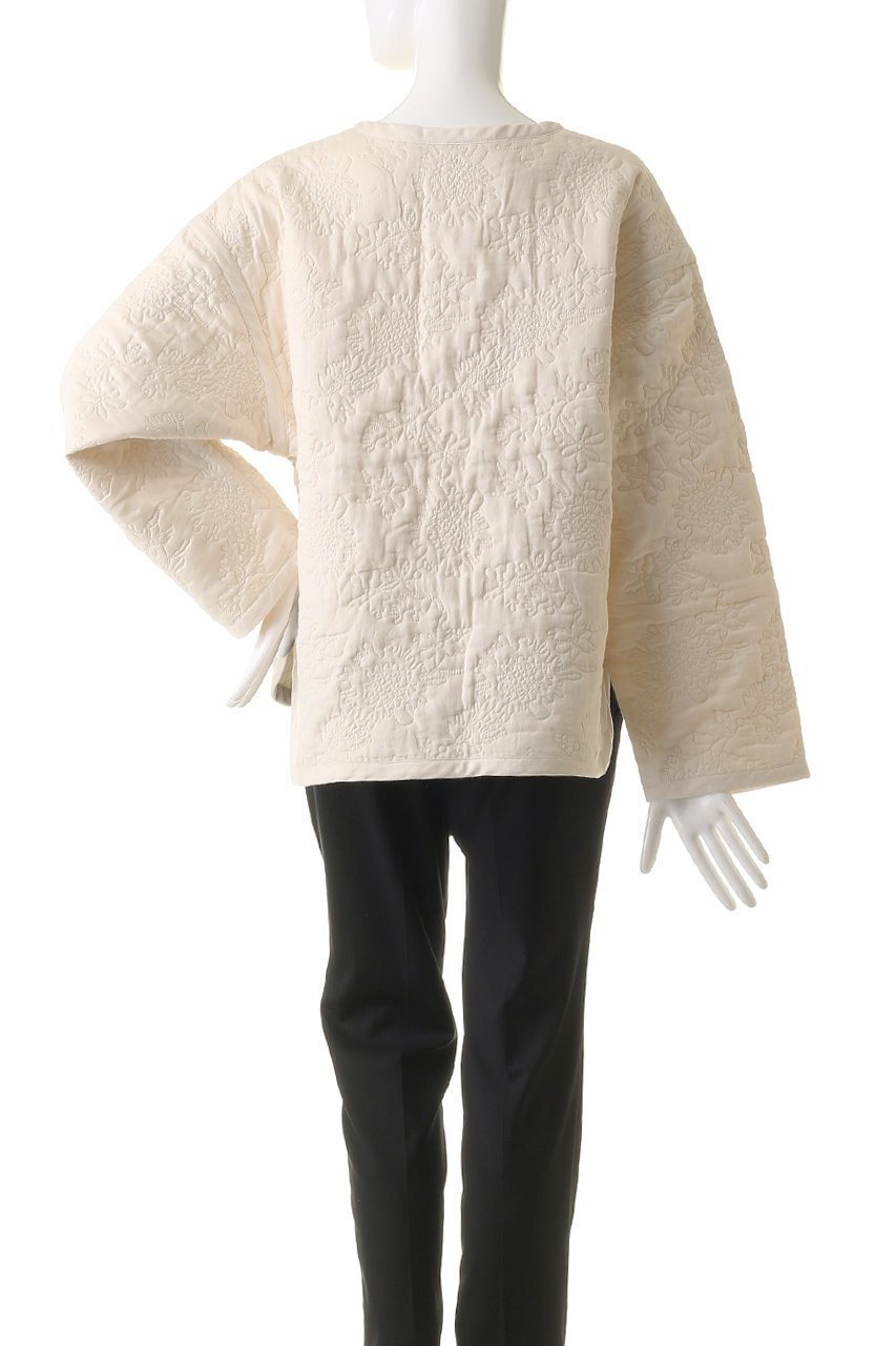 【プリスティン/PRISTINE】のフラワーキルトノーカラージャケット 人気、トレンドファッション・服の通販 founy(ファニー) 　ファッション　Fashion　レディースファッション　Fashion for Women　アウター　Coat / Outerwear Collection　レディースジャケット・軽アウター　Jackets　ノーカラージャケット / シンプル上品コーデ　Collarless Jackets　なめらか　Smooth, Silky Texture　キルト　Quilt, Quilted Fabric　ジップアップ　Zip-Up, Full Zip　ジャケット　Jacket, Outerwear　スポーティ　Sporty, Casual Athletic　フェミニン　Feminine, Girly　フラワー　Flower, Floral　ラウンド　Round, Round Neck　エレガント 上品　Elegant　other-4|ID: prp329100004161078 ipo3291000000032946386