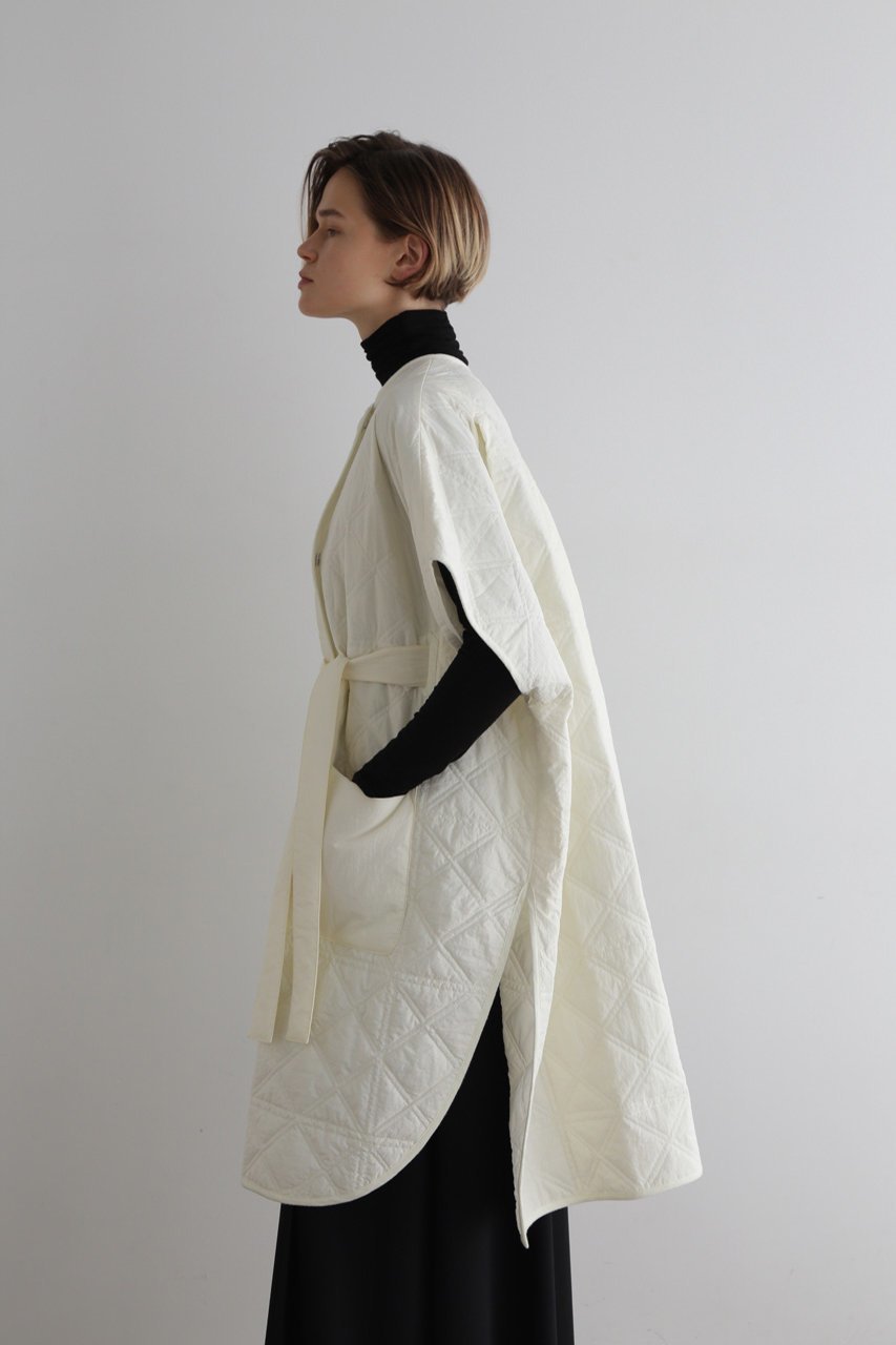 【ル フィル/LE PHIL】のキルティングジャケット 人気、トレンドファッション・服の通販 founy(ファニー) 　ファッション　Fashion　レディースファッション　Fashion for Women　アウター　Coat / Outerwear Collection　レディースジャケット・軽アウター　Jackets　インナー　Innerwear　カッティング　Cutting Detail　キルティング　Quilted, Quilting　サテン　Satin, Glossy Fabric　シンプル　Simple, Minimal　ジャケット　Jacket, Outerwear　トレンド　Trend, Trending Now　other-8|ID: prp329100004174017 ipo3291000000032937563
