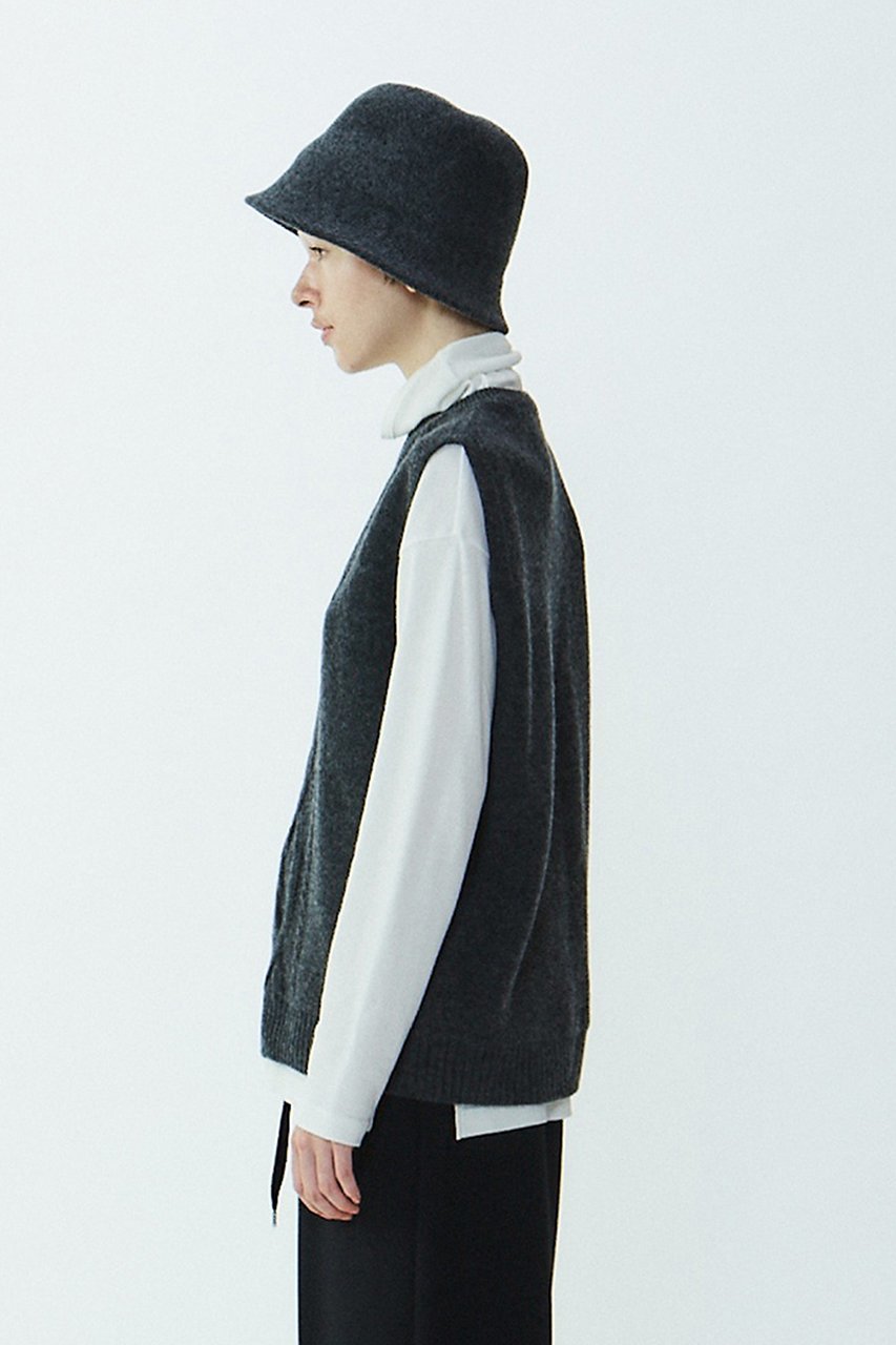 【プレインピープル/PLAIN PEOPLE】のFERMOケーブルニットベスト 人気、トレンドファッション・服の通販 founy(ファニー) 　ファッション　Fashion　レディースファッション　Fashion for Women　トップス・カットソー　Cut & Sew Tops　ニット　Knit Tops & Sweaters　ベスト&ジレ / 重ね着スタイル　Vests & Gilets　カジュアルプルオーバー・ニットトップス　Pullovers & Knit Tops / Casual Pullovers　ベスト　Vest, Waistcoat　A/W・秋冬　Autumn/Winter　other-3|ID: prp329100004179761 ipo3291000000032916432