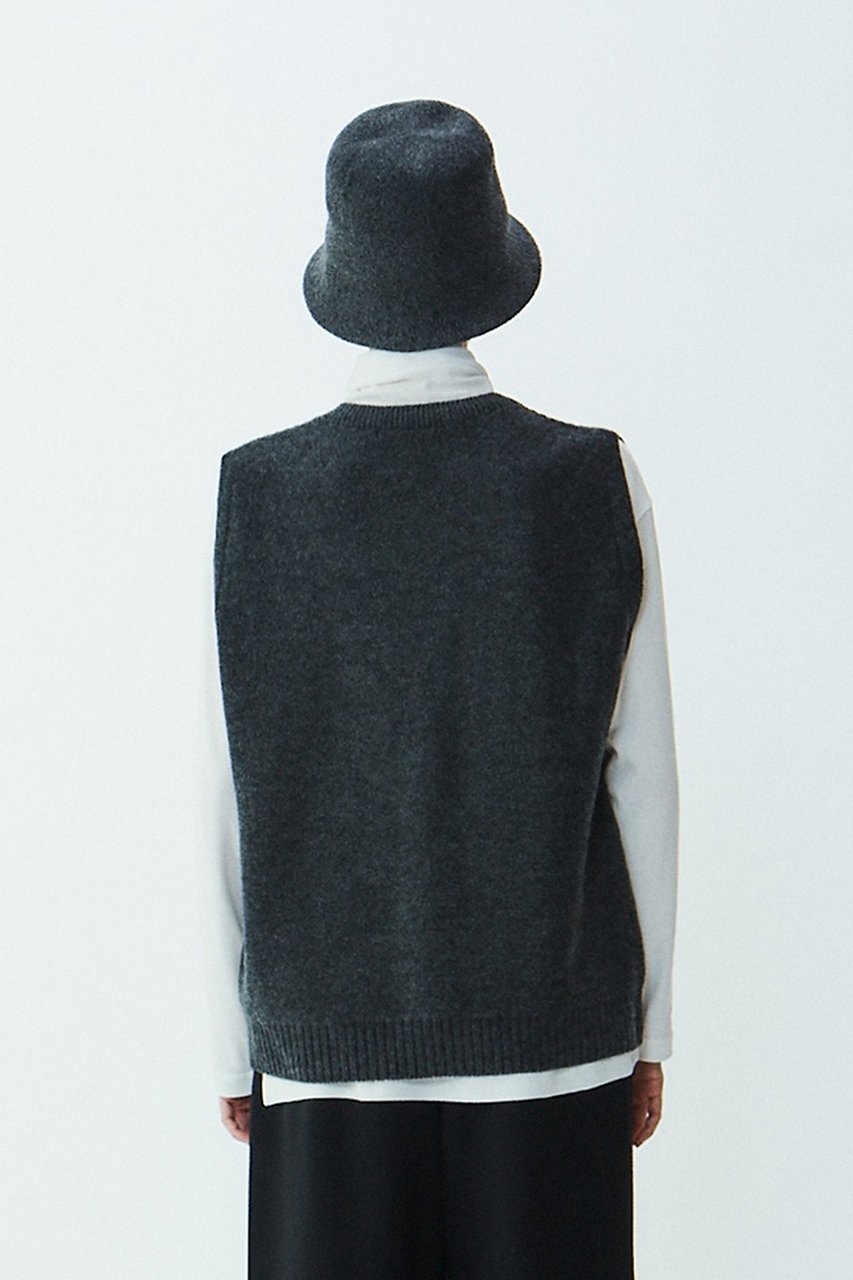 【プレインピープル/PLAIN PEOPLE】のFERMOケーブルニットベスト 人気、トレンドファッション・服の通販 founy(ファニー) 　ファッション　Fashion　レディースファッション　Fashion for Women　トップス・カットソー　Cut & Sew Tops　ニット　Knit Tops & Sweaters　ベスト&ジレ / 重ね着スタイル　Vests & Gilets　カジュアルプルオーバー・ニットトップス　Pullovers & Knit Tops / Casual Pullovers　ベスト　Vest, Waistcoat　A/W・秋冬　Autumn/Winter　other-4|ID: prp329100004179761 ipo3291000000032916442