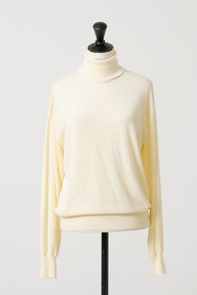 【デザイン ワークス/DESIGN WORKS】のべーシックタートルニット 人気、トレンドファッション・服の通販 founy(ファニー) ファッション Fashion レディースファッション Fashion for Women トップス・カットソー Cut & Sew Tops ニット Knit Tops & Sweaters カジュアルプルオーバー・ニットトップス Pullovers & Knit Tops / Casual Pullovers なめらか Smooth, Silky Texture イタリア Italy スリット Slit, Slit Detail センター Center, Center Line タートルネック Turtleneck, High Neck ベーシック Basic, Essential |ID:prp329100004182837
