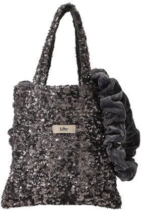 【ウーア/Uhr】の【ELLESHOP限定】ベロアショルダー付き ミニスパンコールバッグ 人気、トレンドファッション・服の通販 founy(ファニー) ファッション Fashion レディースファッション Fashion for Women トップス・カットソー Cut & Sew Tops ベロアトップス Velour Tops / Velvet-Look Items バッグ Bags ショルダー Shoulder, Shoulder Strap スパンコール Sequins, Sequin Embellishment スペシャル Special, Limited Edition スマート Smart, Elegant パーティ Party, Party Style ベロア Velour, Soft Velvet 財布 Wallet, Purse |ID:prp329100004197267