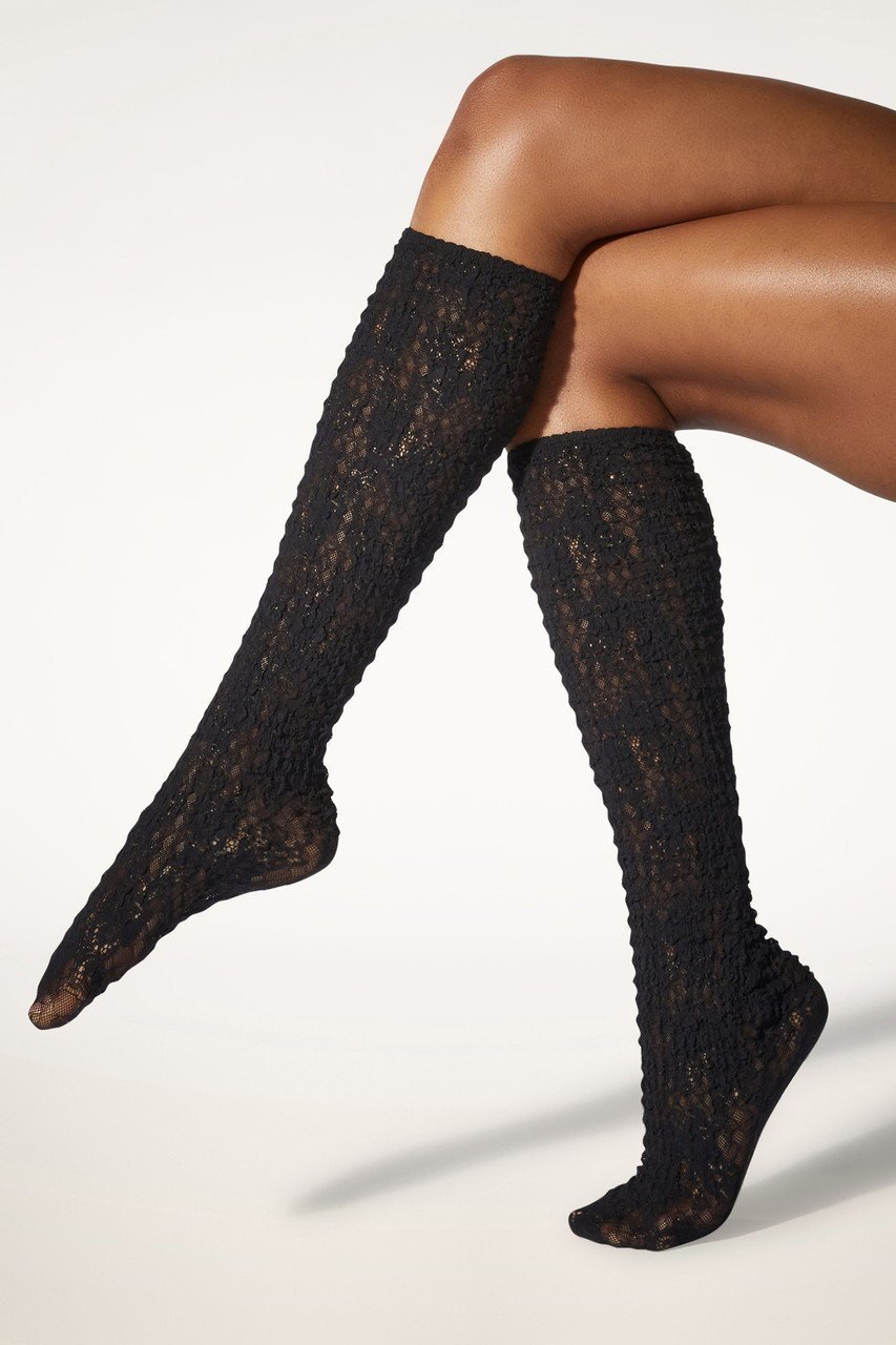 【ウォルフォード/Wolford】の31589 STRUCTURED LACE KNEE-HIGHS バブルネットニーハイソックス インテリア・キッズ・メンズ・レディースファッション・服の通販 founy(ファニー) ファッション Fashion レディースファッション Fashion for Women ソックス&靴下 Socks & Hosiery レッグウェア・ストッキング Legwear & Hosiery ソックス Socks, Hosiery テクスチャー Texture, Textured Fabric レース Lace, Lace Fabric ブラック|ID: prp329100004197269 ipo3291000000032799409