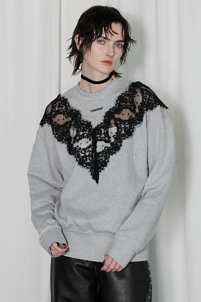 【プランク プロジェクト/PRANK PROJECT】のレーススウェット/Lace Sweatshirt インテリア・キッズ・メンズ・レディースファッション・服の通販 founy(ファニー) https://founy.com/ ファッション Fashion レディースファッション Fashion for Women トップス・カットソー Cut & Sew Tops シャツ・ブラウス・オフィスカジュアル Elegant Blouses & Button-Ups レディースパーカー・カジュアルフーディー Casual Hoodies & Sweatshirts ロングTシャツ・Tシャツ Longline T-Shirts & Tees スウェット・クルーネックトップス Sweatshirts & Crewnecks / Relaxed Fit Sweat Tops カットソー・ベーシックTシャツ Cut-and-Sewn Tops / Stretch Tees & Basics インナー Innerwear ウォッシュ Washed Finish エレガント 上品 Elegant スウェット / スエット Sweatshirt, Sweatwear リバーシブル Reversible, Two-Sided レース Lace, Lace Fabric |ID: prp329100004199128 ipo3291000000032893131