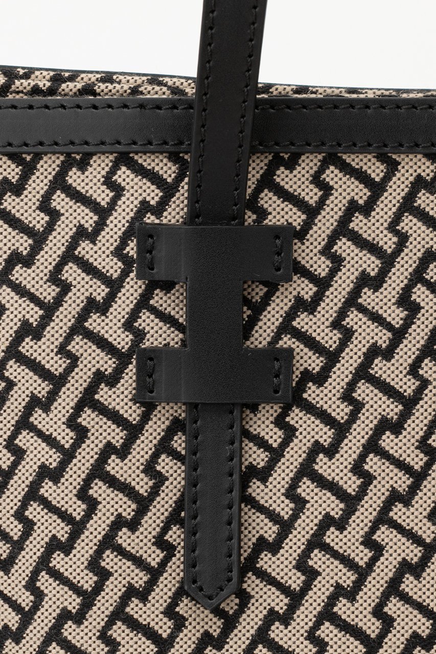 【イアクッチ/IACUCCI】のモノグランマ M JACQUARD/RUGA 人気、トレンドファッション・服の通販 founy(ファニー) ファッション Fashion レディースファッション Fashion for Women バッグ Bags クラシカル Classical, Vintage-Inspired グラフィック Graphic, Graphic Design シルバー Silver, Metallic Silver ジャカード/ジャガード Jacquard, Woven Pattern スマート Smart, Elegant ポケット Pocket, Pocket Detail マニッシュ Mannish, Boyish メタル Metal, Metal Parts モダン Modern, Contemporary おすすめ Recommended / Our Picks ビジネス 仕事 通勤 Business / Work / Commuting other-4|ID: prp329100004199148 ipo3291000000036025005