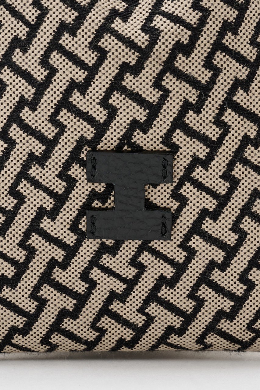 【イアクッチ/IACUCCI】のモノグランマ ポーチ JACQUARD/RUGA 人気、トレンドファッション・服の通販 founy(ファニー) 　ファッション　Fashion　レディースファッション　Fashion for Women　ポーチ&ミニバッグ　Pouches & Mini Bags　クラシカル　Classical, Vintage-Inspired　ジャカード／ジャガード　Jacquard, Woven Pattern　ポーチ　Pouch, Small Case　マニッシュ　Mannish, Boyish　モダン　Modern, Contemporary　再入荷　Restock / Back in Stock　巾着　Drawstring Bag, Kinchaku　other-2|ID: prp329100004199153 ipo3291000000031390609