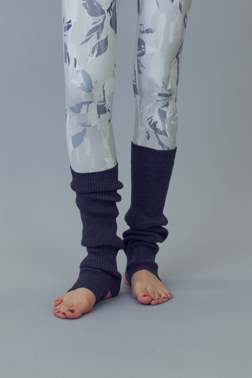 【ジュリエ/Julier】のソフティーウールレッグウォーマー ミドル 人気、トレンドファッション・服の通販 founy(ファニー) 　ファッション　Fashion　レディースファッション　Fashion for Women　キャップ&ハット　Hats & Caps　ソックス&靴下　Socks & Hosiery　スポーツウェア　Functional & Stylish Sportswear　スポーツバッグ・ジム用ポーチ・バックパック　Gym Bag / Sports Backpack / Pouch for Training　シンプル　Simple, Minimal　ストレッチ　Stretch, Stretchy Fabric　スポーツ　Sports, Activewear　ソックス　Socks, Hosiery　ミドル　Middle Length, Mid Height　ヨガ　Yoga, Yoga Wear　リラックス　Relax, Relaxed Fit　ワーク　Workwear, Utility Style　帽子　Hat, Headwear　other-6|ID: prp329100004200967 ipo3291000000035555053