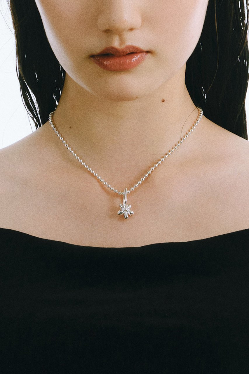 【メゾンドパルス/MAISON DPULSE】のflower charm ネックレス 人気、トレンドファッション・服の通販 founy(ファニー) 　ファッション　Fashion　レディースファッション　Fashion for Women　ジュエリー　Jewelry　ネックレス　Necklaces & Pendants　チャーム　Charm, Pendant　ネックレス　Necklace, Pendant Necklace　バルーン　Balloon, Balloon Silhouette　フラワー　Flower, Floral　モチーフ　Motif, Design Theme　other-2|ID: prp329100004207067 ipo3291000000035637675