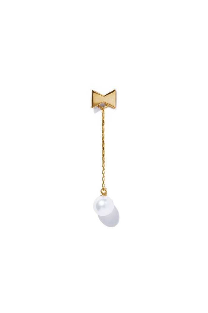 【ルボンボン/les bonbon】のtie pearl ピアス(片耳用) インテリア・キッズ・メンズ・レディースファッション・服の通販 founy(ファニー) https://founy.com/ ファッション Fashion レディースファッション Fashion for Women ジュエリー Jewelry ファッションリング Fashion Rings イヤリング・フープ・ドロップタイプ Hoop, Drop & Clip Earrings イヤリング Earrings ジャケット Jacket, Outerwear スタイリッシュ Stylish, Fashionable チェーン Chain, Chain Strap パール Pearl, Pearl Accent モチーフ Motif, Design Theme リボン Ribbon, Bow リュクス Luxury, Elegant, High-End, Chic 片耳 One-Ear, Single Earring |ID: prp329100004208566 ipo3291000000030531631