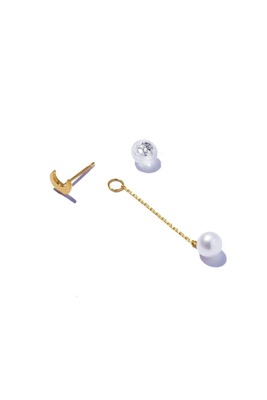【ルボンボン/les bonbon】のlune pearl ピアス(片耳用) 人気、トレンドファッション・服の通販 founy(ファニー) 　ファッション　Fashion　レディースファッション　Fashion for Women　ジュエリー　Jewelry　ファッションリング　Fashion Rings　イヤリング・フープ・ドロップタイプ　Hoop, Drop & Clip Earrings　イヤリング　Earrings　チェーン　Chain, Chain Strap　パール　Pearl, Pearl Accent　モチーフ　Motif, Design Theme　モノトーン　Monotone, Black and White　リュクス　Luxury, Elegant, High-End, Chic　片耳　One-Ear, Single Earring　other-4|ID: prp329100004208568 ipo3291000000035659960