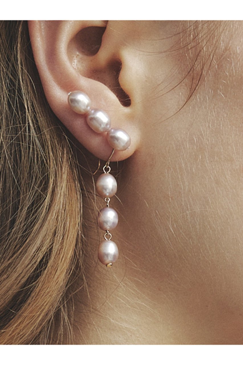 【ルボンボン/les bonbon】のcocoon pearl stud ピアス 人気、トレンドファッション・服の通販 founy(ファニー) 　ファッション　Fashion　レディースファッション　Fashion for Women　ジュエリー　Jewelry　ファッションリング　Fashion Rings　イヤリング・フープ・ドロップタイプ　Hoop, Drop & Clip Earrings　イヤリング　Earrings　スマート　Smart, Elegant　ドレス　Dress, One-Piece　パール　Pearl, Pearl Accent　ロング　Long, Long-Length　other-2|ID: prp329100004208576 ipo3291000000031388463