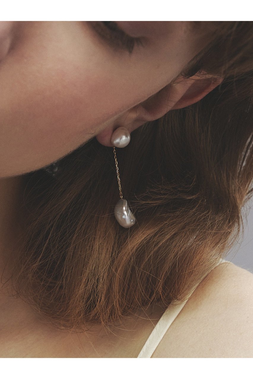 【ルボンボン/les bonbon】のblessing pearl ピアス 人気、トレンドファッション・服の通販 founy(ファニー) 　ファッション　Fashion　レディースファッション　Fashion for Women　ジュエリー　Jewelry　ファッションリング　Fashion Rings　イヤリング・フープ・ドロップタイプ　Hoop, Drop & Clip Earrings　イヤリング　Earrings　チェーン　Chain, Chain Strap　パール　Pearl, Pearl Accent　A/W・秋冬　Autumn/Winter　other-2|ID: prp329100004208586 ipo3291000000031388521