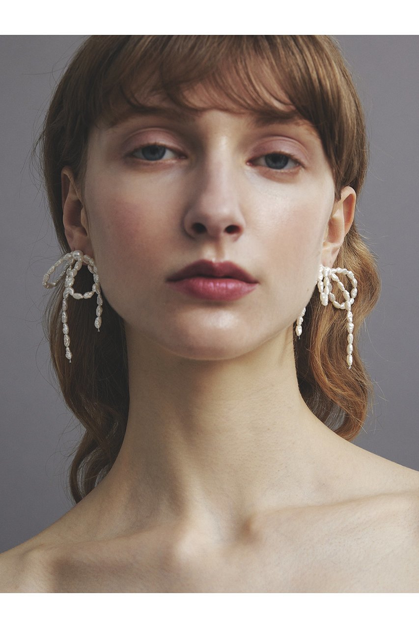 【ルボンボン/les bonbon】のbow pearl ピアス 人気、トレンドファッション・服の通販 founy(ファニー) 　ファッション　Fashion　レディースファッション　Fashion for Women　ジュエリー　Jewelry　ファッションリング　Fashion Rings　イヤリング・フープ・ドロップタイプ　Hoop, Drop & Clip Earrings　イヤリング　Earrings　スウェット / スエット　Sweatshirt, Sweatwear　デニム　Denim, Jeans Material　パーティ　Party, Party Style　パール　Pearl, Pearl Accent　フォルム　Silhouette, Form　other-2|ID: prp329100004208589 ipo3291000000031388541