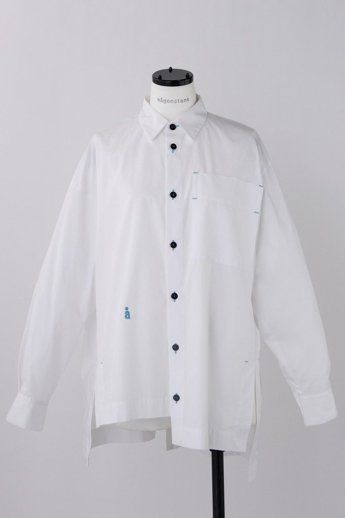 【ナゴンスタンス/nagonstans】のT/Cブロード スクエアBOX SH/シャツ インテリア・キッズ・メンズ・レディースファッション・服の通販 founy(ファニー) https://founy.com/ ファッション Fashion レディースファッション Fashion for Women トップス・カットソー Cut & Sew Tops シャツ・ブラウス・オフィスカジュアル Elegant Blouses & Button-Ups アシンメトリー Asymmetrical Style スクエア Square, Square Shape スリット Slit, Slit Detail スリーブ Sleeve, Long Sleeve / Short Sleeve ブロード Broadcloth, Fine Cotton リラックス Relax, Relaxed Fit ロング Long, Long-Length |ID: prp329100004211665 ipo3291000000036220965