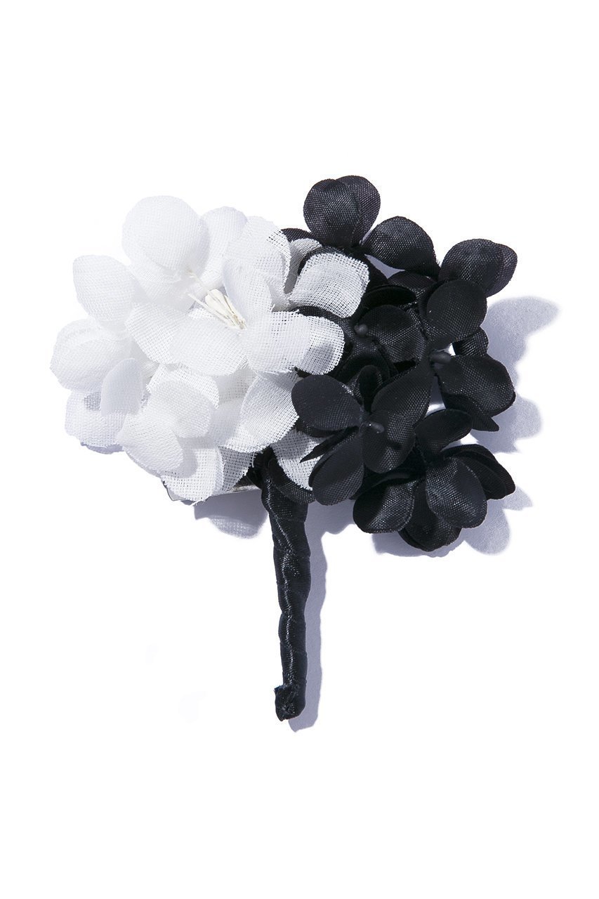 【イリスフォーセブン/IRIS 47】のhydrangea コサージュ インテリア・キッズ・メンズ・レディースファッション・服の通販 founy(ファニー) 　ファッション　Fashion　レディースファッション　Fashion for Women　シュシュ&ヘアアクセ/ヘアアレンジ　Scrunchies & Hair Accessories　アクセサリー　Fashion Accessories　クール　Cool, Chic　ジャケット　Jacket, Outerwear　ドレス　Dress, One-Piece　フォーマル　Formal, Dressy　モチーフ　Motif, Design Theme　モノトーン　Monotone, Black and White　ホワイト|ID: prp329100004216010 ipo3291000000032814952