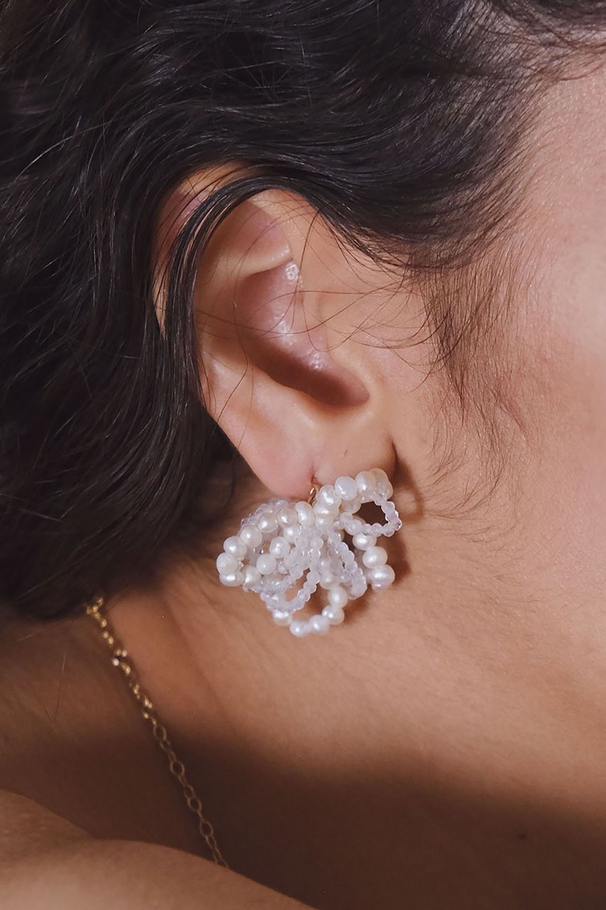 【ナチュラリジュエリ/NATURALI JEWELRY】のフラッフィービーズピアス ホワイト 人気、トレンドファッション・服の通販 founy(ファニー) 　ファッション　Fashion　レディースファッション　Fashion for Women　ジュエリー　Jewelry　ファッションリング　Fashion Rings　イヤリング・フープ・ドロップタイプ　Hoop, Drop & Clip Earrings　おすすめ　Recommended / Our Picks　イヤリング　Earrings　デニム　Denim, Jeans Material　パール　Pearl, Pearl Accent　フェミニン　Feminine, Girly　リボン　Ribbon, Bow　エレガント 上品　Elegant　other-2|ID: prp329100004217390 ipo3291000000031267200