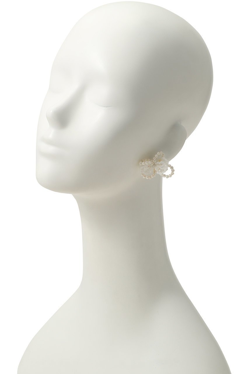【ナチュラリジュエリ/NATURALI JEWELRY】のフラッフィービーズピアス ホワイト 人気、トレンドファッション・服の通販 founy(ファニー) 　ファッション　Fashion　レディースファッション　Fashion for Women　ジュエリー　Jewelry　ファッションリング　Fashion Rings　イヤリング・フープ・ドロップタイプ　Hoop, Drop & Clip Earrings　おすすめ　Recommended / Our Picks　イヤリング　Earrings　デニム　Denim, Jeans Material　パール　Pearl, Pearl Accent　フェミニン　Feminine, Girly　リボン　Ribbon, Bow　エレガント 上品　Elegant　other-3|ID: prp329100004217390 ipo3291000000031267201