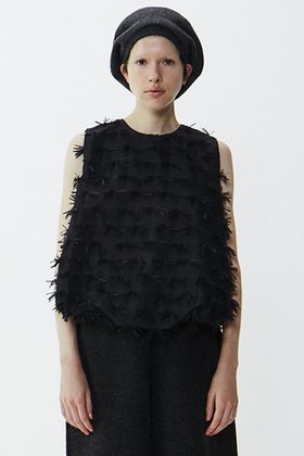 【プレインピープル/PLAIN PEOPLE】のカットテープジャガードバルーンシルエットブラウス 人気、トレンドファッション・服の通販 founy(ファニー) ファッション Fashion レディースファッション Fashion for Women トップス・カットソー Cut & Sew Tops キャミソール&ノースリーブ Camisoles & Sleeveless Tops シャツ・ブラウス・オフィスカジュアル Elegant Blouses & Button-Ups ジャカード／ジャガード Jacquard, Woven Pattern タフタ Taffeta, Structured Fabric ノースリーブ Sleeveless, No-Sleeve バルーン Balloon, Balloon Silhouette フリンジ Fringe, Tassel |ID:prp329100004217403