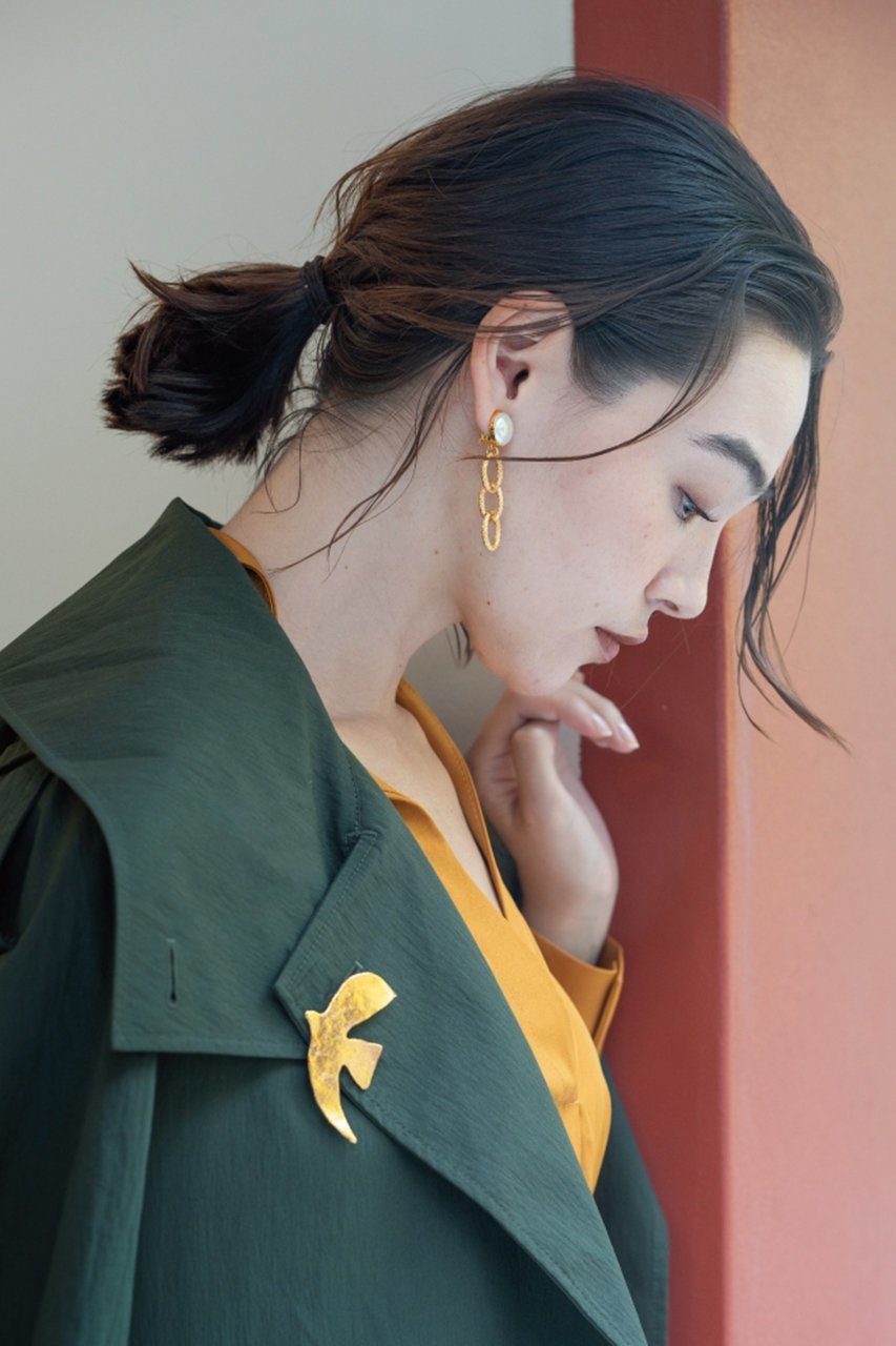 【セシル エ ジャンヌ/CECILE ET JEANNE】のメッシュチェーン3連イヤリング 人気、トレンドファッション・服の通販 founy(ファニー) ファッション Fashion レディースファッション Fashion for Women ジュエリー Jewelry ファッションリング Fashion Rings イヤリング・フープ・ドロップタイプ Hoop, Drop & Clip Earrings イヤリング Earrings ガラス Glass, Glassware シンプル Simple, Minimal チェーン Chain, Chain Strap パール Pearl, Pearl Accent メッシュ Mesh, Net Fabric other-2|ID: prp329100004217422 ipo3291000000035787210