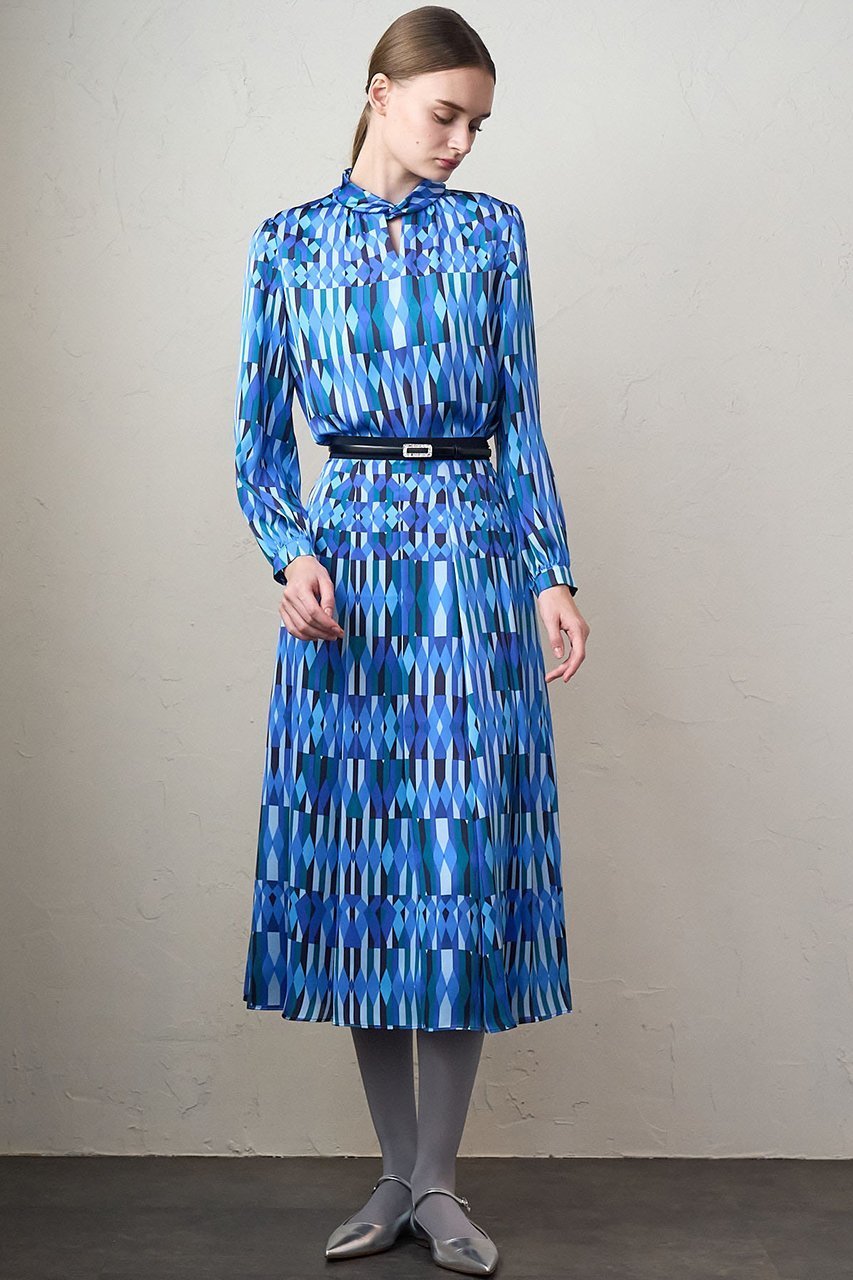 【アナイ/ANAYI】のアイシクルプリントタックスカート 人気、トレンドファッション・服の通販 founy(ファニー) 　ファッション　Fashion　レディースファッション　Fashion for Women　スカート　Skirts　ロングスカート　Long Skirts / Maxi & Midi Skirts　エレガント 上品　Elegant　クール　Cool, Chic　コレクション　Collection, Seasonal Line　サテン　Satin, Glossy Fabric　セットアップ　Set-Up, Coordinated Outfit　テクスチャー　Texture, Textured Fabric　バレエ　Ballet, Ballet Style　フレア　Flare, Flared　フレアースカート　Flared Skirt, A-Line Skirt　プリント　Print, Printed Pattern　ミドル　Middle Length, Mid Height　モチーフ　Motif, Design Theme　ロング　Long, Long-Length　冬　Winter / This Winter　おすすめ　Recommended / Our Picks　other-7|ID: prp329100004222336 ipo3291000000032823333