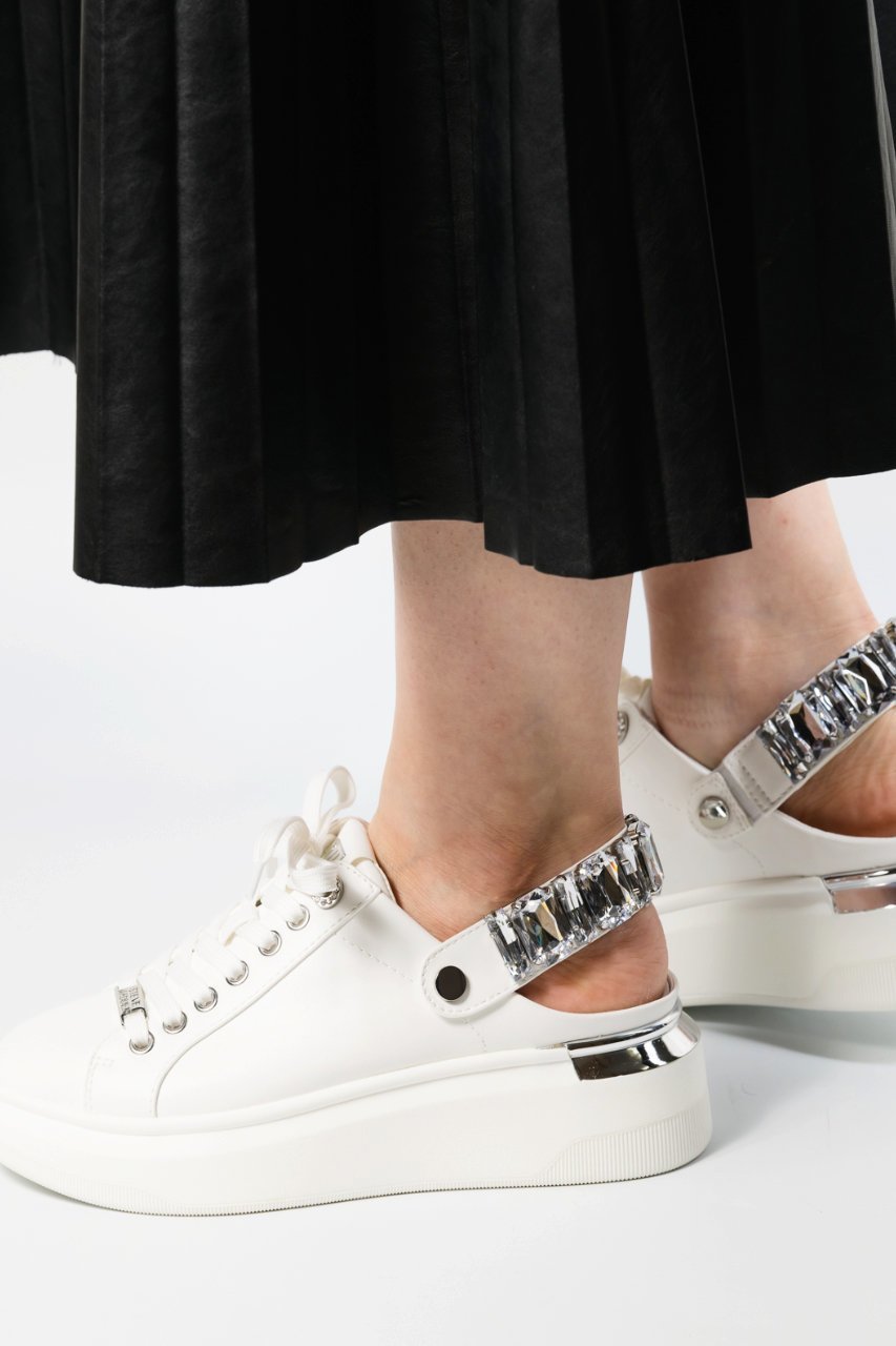 【スティーブマデン/STEVE MADDEN】のGALEXI ビジューバックストラップスニーカー 人気、トレンドファッション・服の通販 founy(ファニー) 　ファッション　Fashion　レディースファッション　Fashion for Women　バッグ　Bags　エレガント 上品　Elegant　シンプル　Simple, Minimal　スタイリッシュ　Stylish, Fashionable　スニーカー　Sneakers, Trainers　スポーティ　Sporty, Casual Athletic　ビジュー　Bijou, Jewel-like Accent　リュクス　Luxury, Elegant, High-End, Chic　other-6|ID: prp329100004225268 ipo3291000000032855485