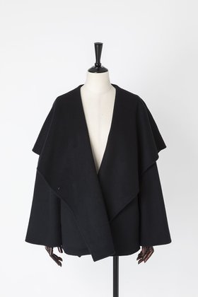【オーヴィル/EAUVIRE】のケープカラーコート 人気、トレンドファッション・服の通販 founy(ファニー) ファッション Fashion レディースファッション Fashion for Women アウター Coat / Outerwear Collection コート・ロングコート・ピーコート Long Coats, Peacoats & More なめらか Smooth, Silky Texture アシンメトリー Asymmetrical Style ショート Short, Short Length ヘムライン Hemline, Bottom Cut エレガント 上品 Elegant |ID:prp329100004230860