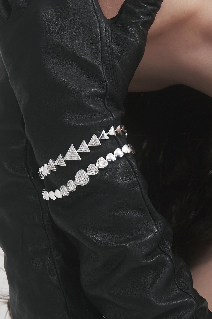 【クイップ クエイント/quip queint】のglister heart ブレスレット 人気、トレンドファッション・服の通販 founy(ファニー) 　ファッション　Fashion　レディースファッション　Fashion for Women　ジュエリー　Jewelry　チェーン＆カフブレスレット　Cuff & Chain Bracelets　バングル・カフブレスレット　Bangles & Cuff Bracelets　シルバー　Silver, Metallic Silver　ストーン　Stone, Gem-Like　ブレスレット　Bracelet, Wristband　リュクス　Luxury, Elegant, High-End, Chic　other-2|ID: prp329100004230882 ipo3291000000035755757