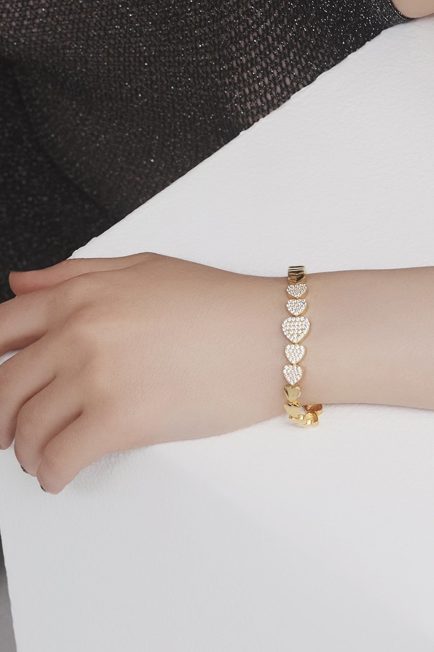 【クイップ クエイント/quip queint】のglister heart ブレスレット 人気、トレンドファッション・服の通販 founy(ファニー) 　ファッション　Fashion　レディースファッション　Fashion for Women　ジュエリー　Jewelry　チェーン＆カフブレスレット　Cuff & Chain Bracelets　バングル・カフブレスレット　Bangles & Cuff Bracelets　シルバー　Silver, Metallic Silver　ストーン　Stone, Gem-Like　ブレスレット　Bracelet, Wristband　リュクス　Luxury, Elegant, High-End, Chic　other-2|ID: prp329100004230883 ipo3291000000035755763