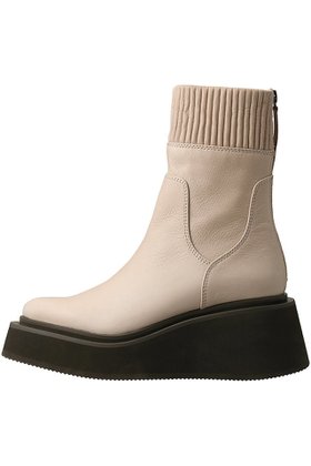 【ピアッカセッテ/ph7+】 ポインテッドトウ厚底ショートブーツ人気、トレンドファッション・服の通販 founy(ファニー) ファッション Fashion レディースファッション Fashion for Women ショート Short, Short Length ストライプ Stripe, Striped Pattern ドッキング Docking, Mixed Material 厚底 Platform Shoes |ID:prp329100004230893