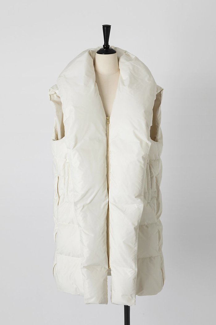 【オーヴィル/EAUVIRE】のロングダウンジレ インテリア・キッズ・メンズ・レディースファッション・服の通販 founy(ファニー) https://founy.com/ ファッション Fashion レディースファッション Fashion for Women アウター Coat / Outerwear Collection コート・ロングコート・ピーコート Long Coats, Peacoats & More スタイリッシュ Stylish, Fashionable スリット Slit, Slit Detail タフタ Taffeta, Structured Fabric ダウン Down, Puffer 再入荷 Restock / Back in Stock |ID: prp329100004239588 ipo3291000000034989618