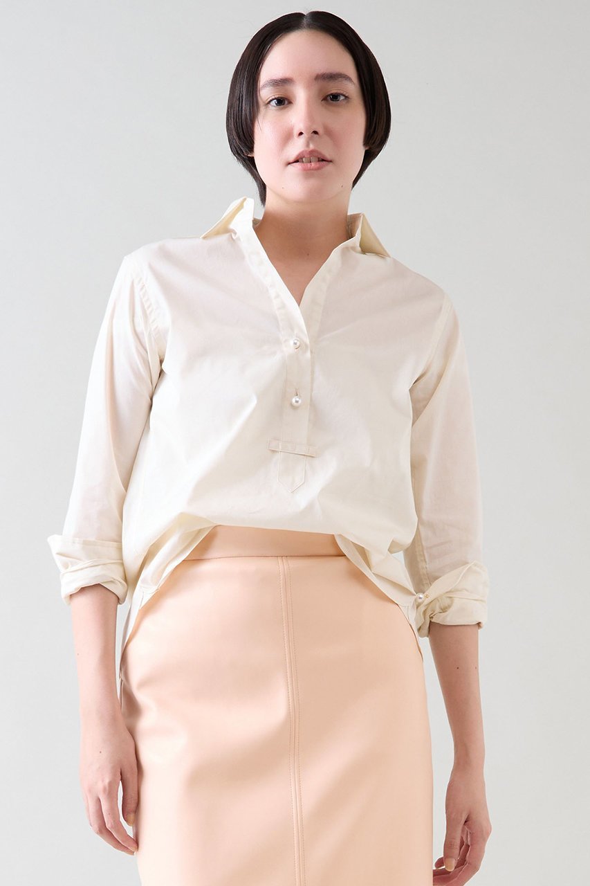 【マルティニーク/martinique】の《定番》パールスキッパーブラウス 人気、トレンドファッション・服の通販 founy(ファニー) 　ファッション　Fashion　レディースファッション　Fashion for Women　トップス・カットソー　Cut & Sew Tops　シャツ・ブラウス・オフィスカジュアル　Elegant Blouses & Button-Ups　おすすめ　Recommended / Our Picks　アクセサリー　Fashion Accessories　イタリア　Italy　スキッパー　Skipper, Open Collar　スリーブ　Sleeve, Long Sleeve / Short Sleeve　デコルテ　Décolleté, Neckline　パール　Pearl, Pearl Accent　ロング　Long, Long-Length　ワイド　Wide, Wide Fit　定番　Standard, Basic Item　春　Spring　 other-1|ID: prp329100004240723 ipo3291000000032873098