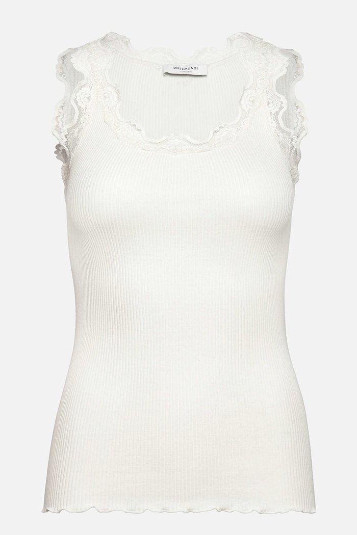 【ロサムンド/ROSEMUNDE】のレース付きタンクトップ シルクコットン インテリア・キッズ・メンズ・レディースファッション・服の通販 founy(ファニー) https://founy.com/ ファッション Fashion レディースファッション Fashion for Women トップス・カットソー Cut & Sew Tops キャミソール&ノースリーブ Camisoles & Sleeveless Tops シャツ・ブラウス・オフィスカジュアル Elegant Blouses & Button-Ups ロングTシャツ・Tシャツ Longline T-Shirts & Tees カットソー・ベーシックTシャツ Cut-and-Sewn Tops / Stretch Tees & Basics キャミソール Camisole, Spaghetti Strap Top シルク Silk, 100% Silk タンク Tank Top, Sleeveless Top フィット Fit, Slim Fit フェミニン Feminine, Girly フリル Frill, Ruffle ホリデーシーズン Holiday Season ホールガーメント WholeGarment, Seamless Knit レース Lace, Lace Fabric 冬 Winter / This Winter 夏 Summer |ID: prp329100004242074 ipo3291000000032891330