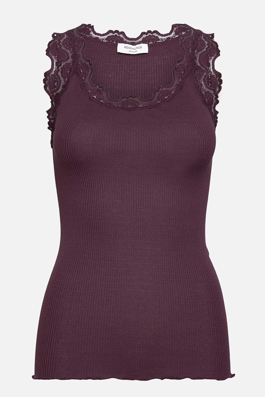 【ロサムンド/ROSEMUNDE】のレース付きタンクトップ シルクコットン インテリア・キッズ・メンズ・レディースファッション・服の通販 founy(ファニー) 　ファッション　Fashion　レディースファッション　Fashion for Women　トップス・カットソー　Cut & Sew Tops　キャミソール&ノースリーブ　Camisoles & Sleeveless Tops　シャツ・ブラウス・オフィスカジュアル　Elegant Blouses & Button-Ups　ロングTシャツ・Tシャツ　Longline T-Shirts & Tees　カットソー・ベーシックTシャツ　Cut-and-Sewn Tops / Stretch Tees & Basics　キャミソール　Camisole, Spaghetti Strap Top　シルク　Silk, 100% Silk　タンク　Tank Top, Sleeveless Top　フィット　Fit, Slim Fit　フェミニン　Feminine, Girly　フリル　Frill, Ruffle　ホリデーシーズン　Holiday Season　ホールガーメント　WholeGarment, Seamless Knit　レース　Lace, Lace Fabric　冬　Winter / This Winter　夏　Summer　ワインテイスティング|ID: prp329100004242074 ipo3291000000032891353