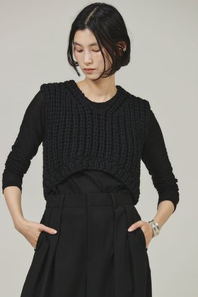 【カレンソロジー/Curensology】のローゲージハンドニットベスト 人気、トレンドファッション・服の通販 founy(ファニー) ファッション Fashion レディースファッション Fashion for Women トップス・カットソー Cut & Sew Tops ニット Knit Tops & Sweaters ベスト&ジレ / 重ね着スタイル Vests & Gilets カジュアルプルオーバー・ニットトップス Pullovers & Knit Tops / Casual Pullovers インナー Innerwear ハンド Hand, Handmade ベスト Vest, Waistcoat 春 Spring 畦 Ribbed Knit |ID:prp329100004252131