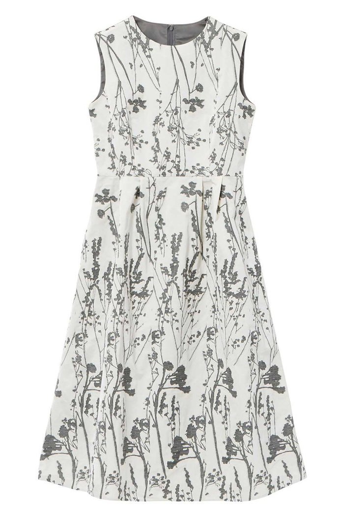 【アナイ/ANAYI】のシルエットフラワージャガードタック ワンピース インテリア・キッズ・メンズ・レディースファッション・服の通販 founy(ファニー) https://founy.com/ ファッション Fashion レディースファッション Fashion for Women ワンピース Dresses チュニック Tunic Tops & Dresses ジャカード／ジャガード Jacquard, Woven Pattern チュニック Tunic, Long Top フィット Fit, Slim Fit フラワー Flower, Floral ロング Long, Long-Length エレガント 上品 Elegant |ID: prp329100004252136 ipo3291000000035052676