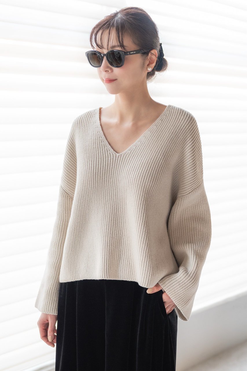 【デイジーリン/DAISY LIN】のAngel Hair Sweater “Lady V” 人気、トレンドファッション・服の通販 founy(ファニー) 　ファッション　Fashion　レディースファッション　Fashion for Women　トップス・カットソー　Cut & Sew Tops　ニット　Knit Tops & Sweaters　レディースパーカー・カジュアルフーディー　Casual Hoodies & Sweatshirts　カジュアルプルオーバー・ニットトップス　Pullovers & Knit Tops / Casual Pullovers　スウェット・クルーネックトップス　Sweatshirts & Crewnecks / Relaxed Fit Sweat Tops　アンティーク　Antique-Inspired　ウォッシャブル　Machine Washable　洗える　Machine Washable　ショルダー　Shoulder, Shoulder Strap　シンプル　Simple, Minimal　セーター　Sweater, Knitwear　ドロップ　Drop Shoulder, Dropped Style　人気　Popular, Best Seller　バランス　Balance, Style Balance　パウダー　Powder, Soft Tone　ボトム　Bottoms, Lower Wear　冬　Winter / This Winter　エレガント 上品　Elegant　other-5|ID: prp329100004257420 ipo3291000000032964249
