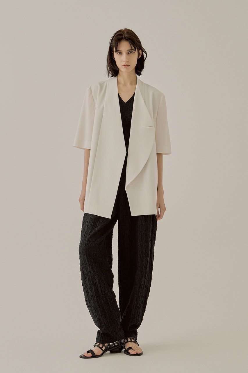 【アキラナカ/AKIRANAKA】のJustine ショートスリーブジャケット 人気、トレンドファッション・服の通販 founy(ファニー) 　ファッション　Fashion　レディースファッション　WOMEN　アウター　Coat Outerwear　ジャケット　Jackets　アシンメトリー　Asymmetry　ジャケット　Jacket　フロント　Front　ラグジュアリー　Luxury　other-7|ID: prp329100004257432 ipo3291000000031375265
