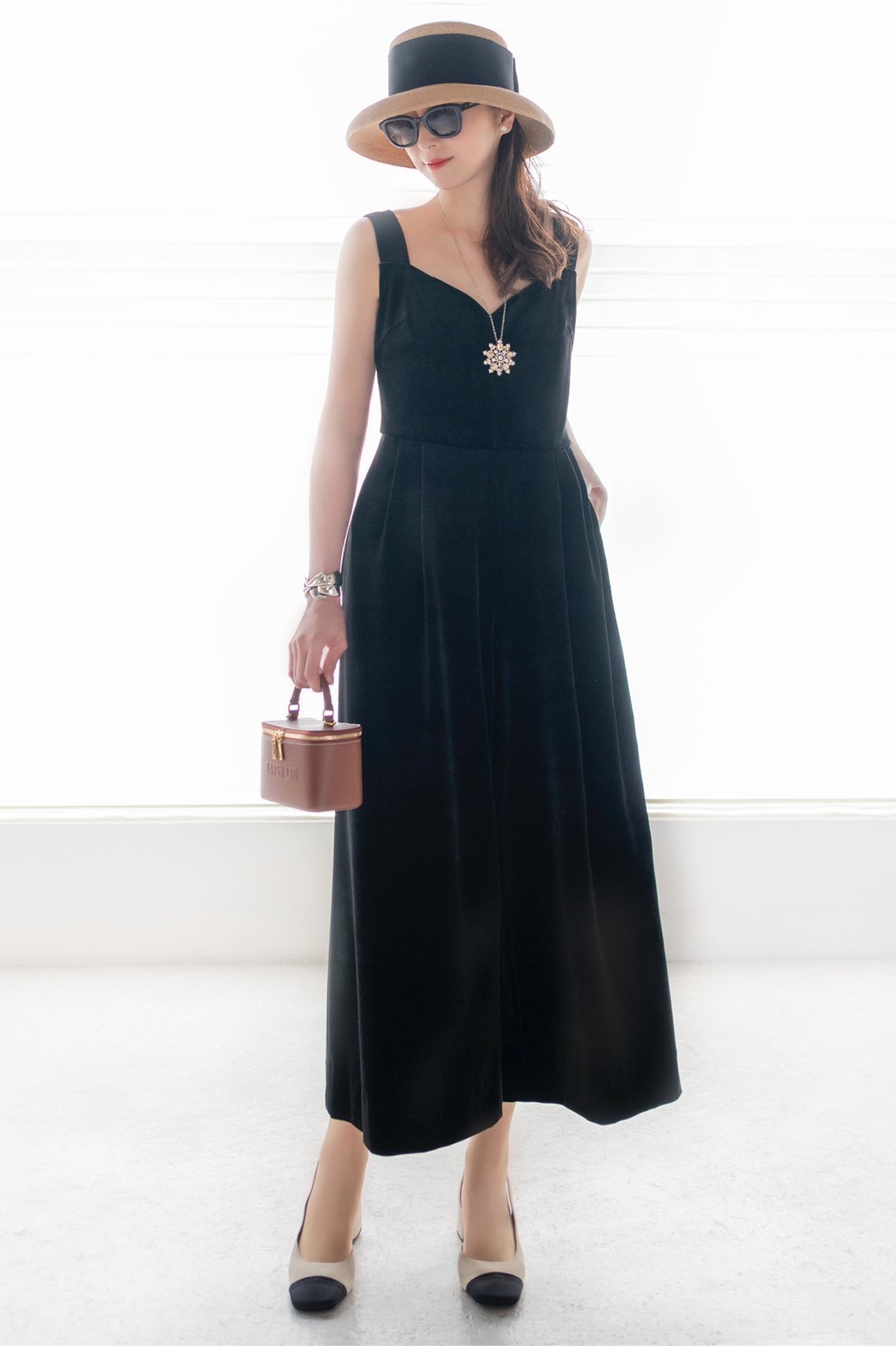 【デイジーリン/DAISY LIN】のDaisy Velour Coco Jump Suit 大人の最旬トレンドファッション＆コーディネート founy(ファウニー) 　ファッション　Fashion　レディースファッション　Fashion for Women　パンツ　Pants & Trousers　エレガント 上品　Elegant　洗える　Machine Washable　カーディガン　Cardigan, Knitwear　ジャケット　Jacket, Outerwear　ストレッチ　Stretch, Stretchy Fabric　ベスト　Vest, Waistcoat　ベロア　Velour, Soft Velvet　ポケット　Pocket, Pocket Detail　リラックス　Relax, Relaxed Fit　再入荷　Restock / Back in Stock　おすすめ　Recommended / Our Picks　旅行　Travel　other-6|ID: prp329100004259084 ipo3291000000036762391