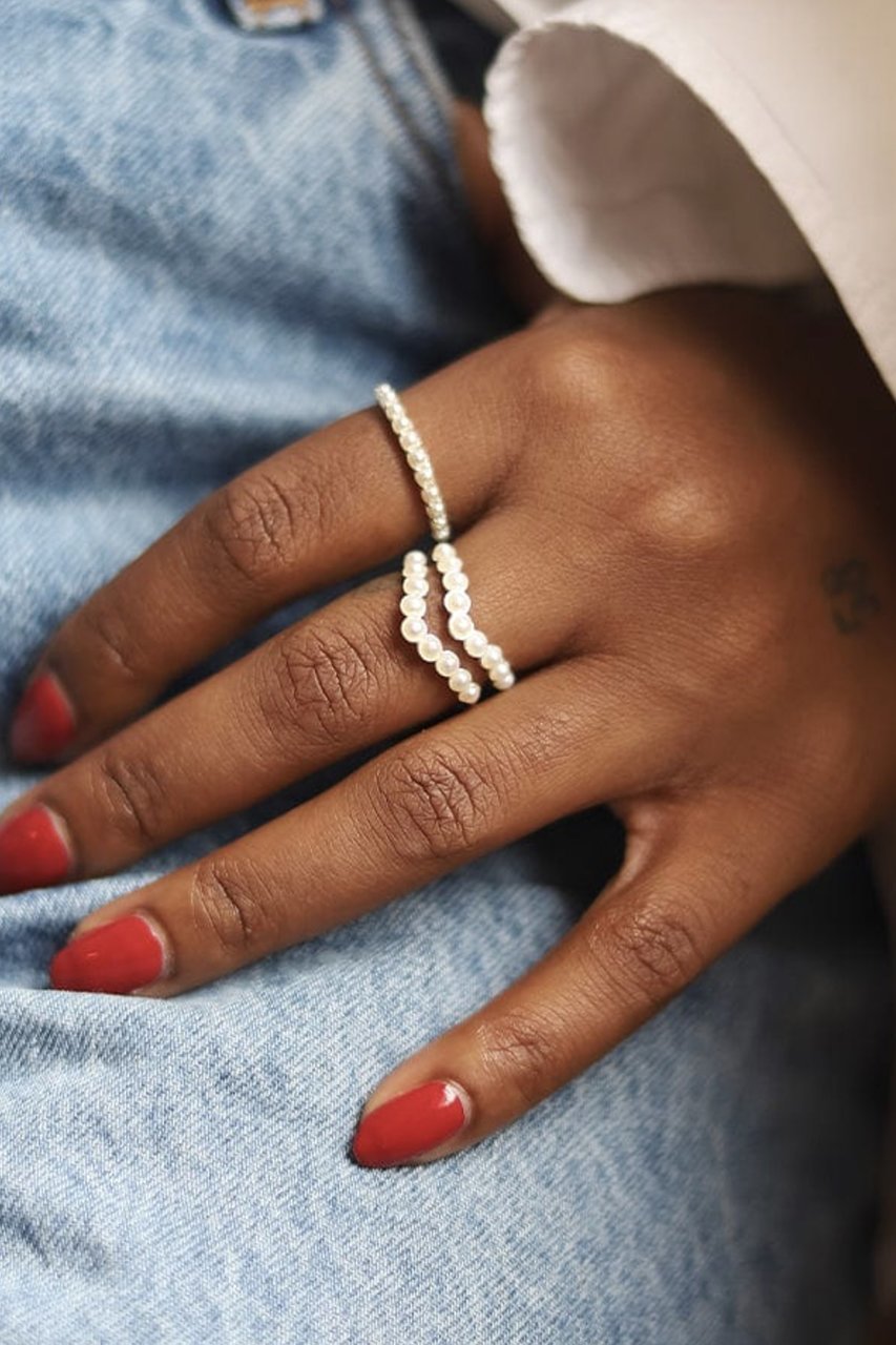 【デイジー ロンドン/DAISY LONDON】のMini Pearl Band リング シルバー 人気、トレンドファッション・服の通販 founy(ファニー) 　ファッション　Fashion　レディースファッション　Fashion for Women　ジュエリー　Jewelry　シルバー　Silver, Metallic Silver　シンプル　Simple, Minimal　パール　Pearl, Pearl Accent　other-5|ID: prp329100004259119 ipo3291000000036177576