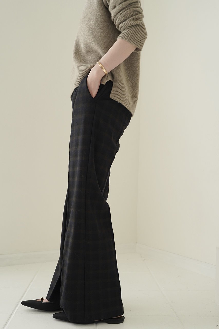 【アロー/aLORS】のPantalon a carreaux “Evelyn“ チェックパンツ 人気、トレンドファッション・服の通販 founy(ファニー) 　ファッション　Fashion　レディースファッション　Fashion for Women　パンツ　Pants & Trousers　なめらか　Smooth, Silky Texture　ストレッチ　Stretch, Stretchy Fabric　センター　Center, Center Line　チェック　Check, Plaid, Tartan　フレア　Flare, Flared　ラグジュアリー　Luxury, Elegant　リラックス　Relax, Relaxed Fit　other-7|ID: prp329100004263728 ipo3291000000032913302