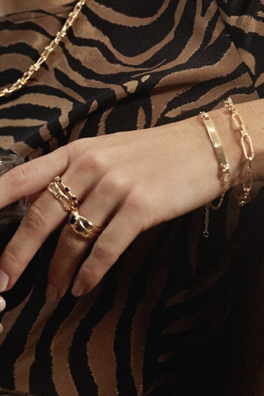 【デイジー ロンドン/DAISY LONDON】の【Polly Sayer】Black Onyx Chunky Band リング ゴールド 人気、トレンドファッション・服の通販 founy(ファニー) 　ファッション　Fashion　レディースファッション　Fashion for Women　ジュエリー　Jewelry　なめらか　Smooth, Silky Texture　フォルム　Silhouette, Form　other-2|ID: prp329100004263818 ipo3291000000035787528